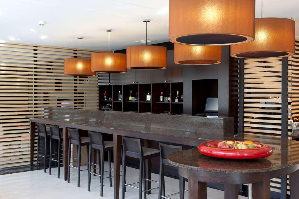 Nh Ribera Del Manzanares Hotel Мадрид Ресторант снимка