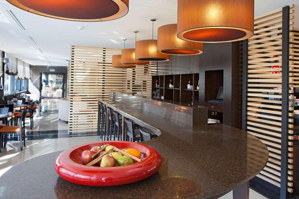 Nh Ribera Del Manzanares Hotel Мадрид Ресторант снимка