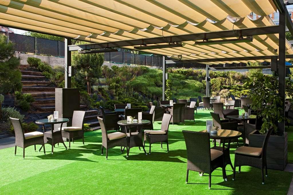 Nh Ribera Del Manzanares Hotel Мадрид Екстериор снимка