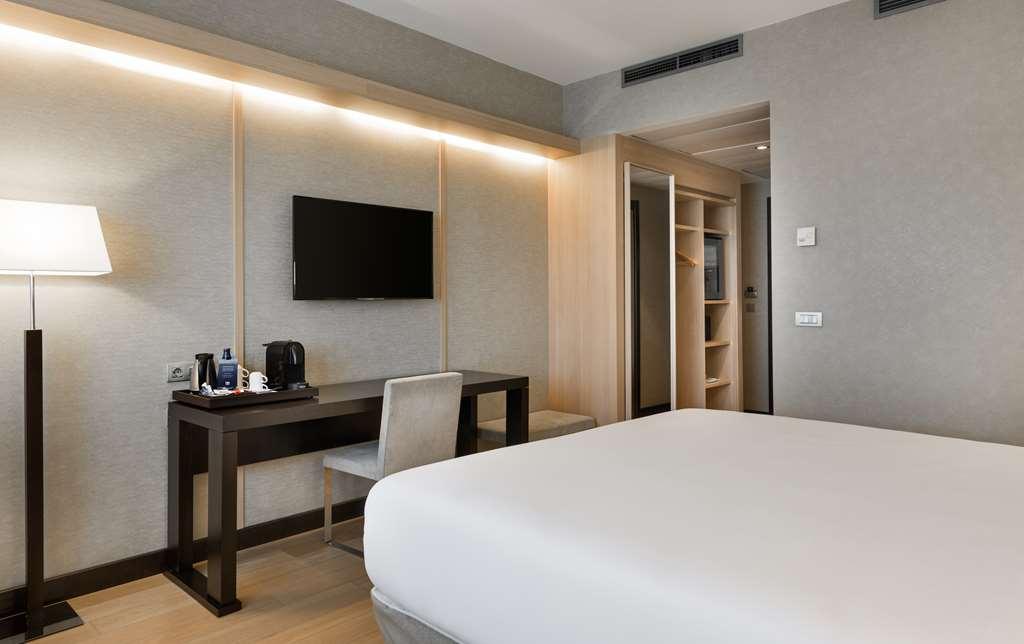 Nh Ribera Del Manzanares Hotel Мадрид Стая снимка