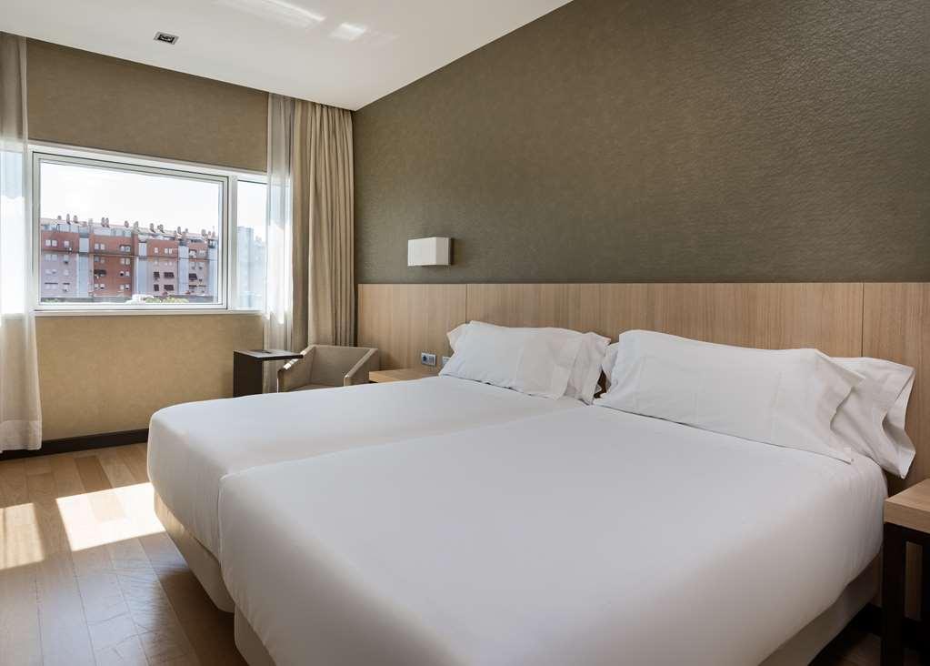 Nh Ribera Del Manzanares Hotel Мадрид Стая снимка