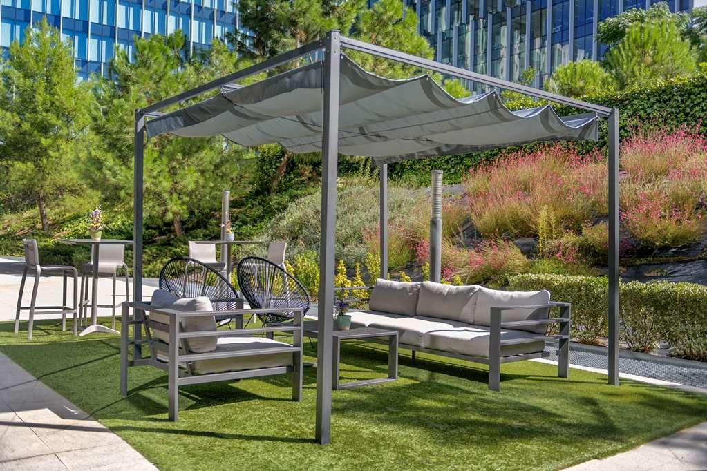Nh Ribera Del Manzanares Hotel Мадрид Екстериор снимка