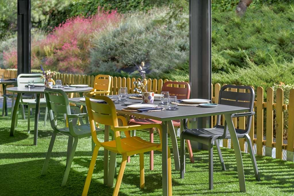 Nh Ribera Del Manzanares Hotel Мадрид Екстериор снимка