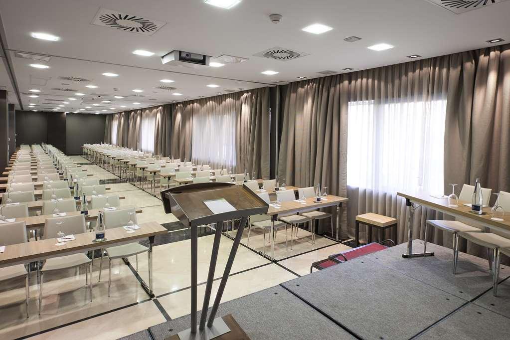 Nh Ribera Del Manzanares Hotel Мадрид Съоръжения снимка