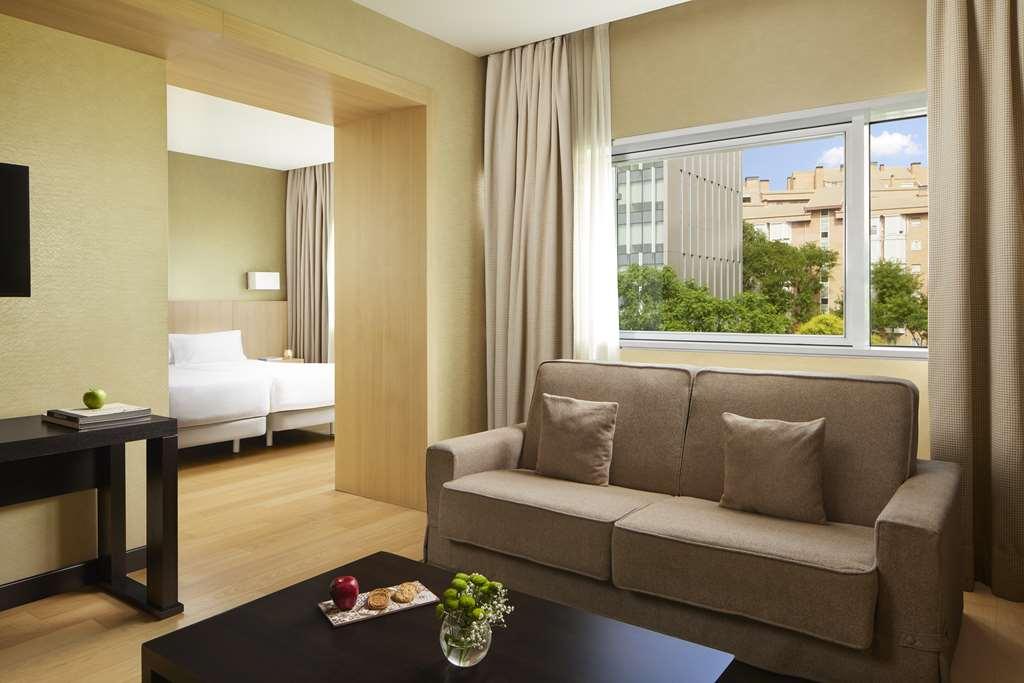 Nh Ribera Del Manzanares Hotel Мадрид Стая снимка