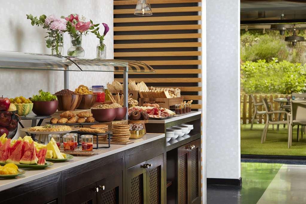 Nh Ribera Del Manzanares Hotel Мадрид Ресторант снимка