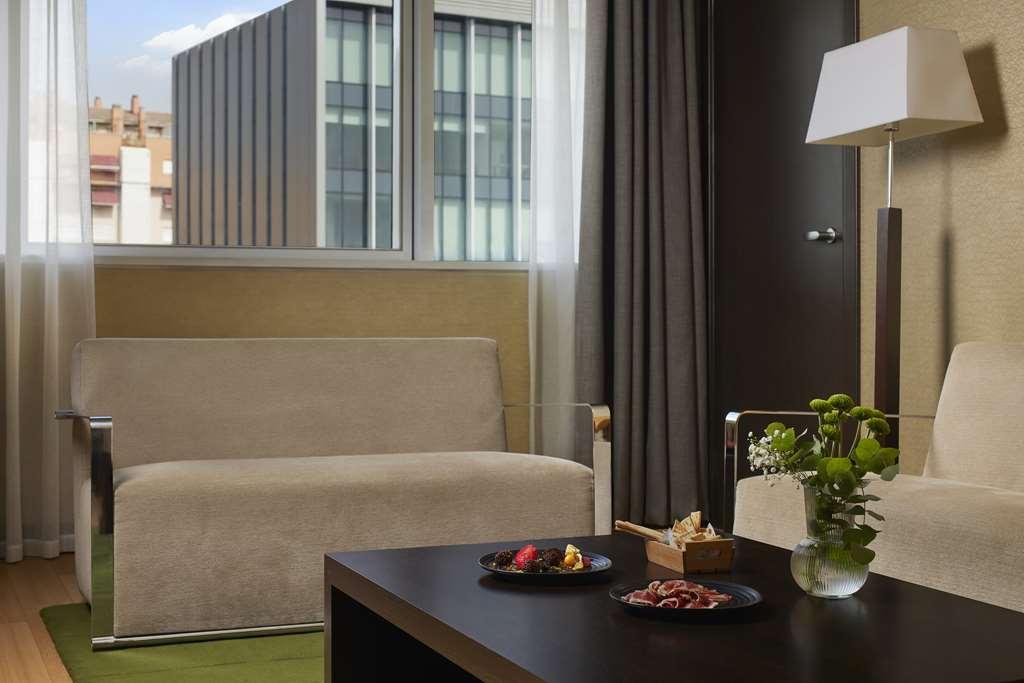 Nh Ribera Del Manzanares Hotel Мадрид Стая снимка